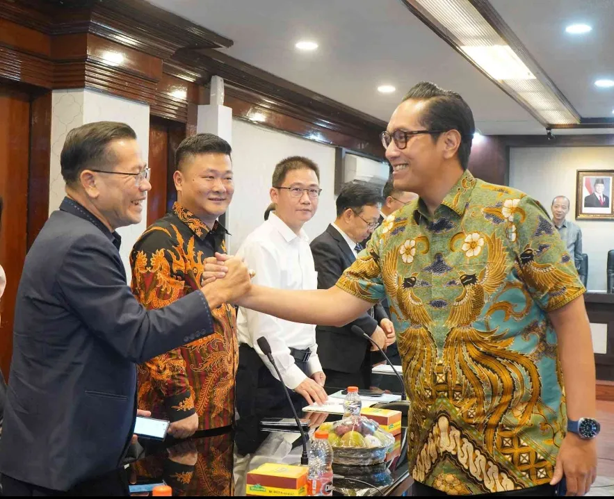 Rico Waas Tawarkan Kerja Sama Pengolahan Sampah kepada Qingyuan