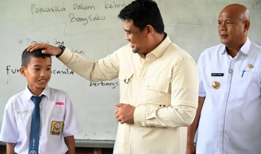Gubernur Bobby Nasution Wujudkan Impian SMPN 4 Sitolu Ori Miliki Gedung Permanen