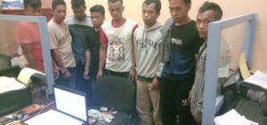 8 Warga Judi Online Tebak Bola Ditangkap Polisi Di Desa Sangkilon