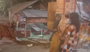 Kelompok Ramaja Bentrok, 2 Warung Dirusak dan Dijarah