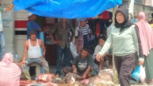 Tradisi Mogang, Harga Daging Rp.170.000 per Kilo Di Pasar Ujung Kubu