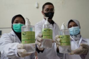 USU Berhasil Produksi Handsanitizer. Lebih Efektif Beri Perlindungan