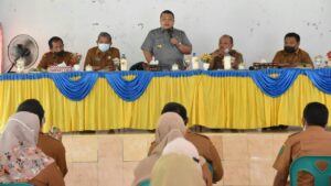 Bupati Tapsel Dolly Minta Aparatur Desa Kreatif dan Inovatif Mendukung Kinerja Kades