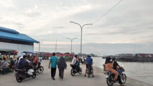 Pelabuhan Bom Lokasi Ngabuburit Favorit di Tanjung Tiram 