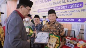 Plt Wali Kota Orasi Ilmiah Wiisuda Sarjana IAIDU Asahan