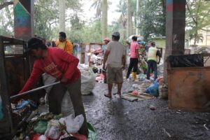 Tempat Sampah di Medan Kota Dibersihkan, Disemprot Eco Enzyme