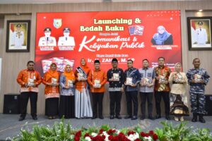 Bupati Zahir Launching Buku Komunikasi dan Kebijakan Publik