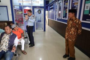 Waris Tanjungbalai Waris Tholib Apresiasi Pelayanan Kantor Imigrasi TBA.