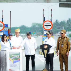 Jokowi Resmikan Tol Tebing Tinggi-Indrapura-Lima Puluh.