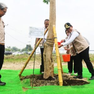 Penanaman Pohon Serentak Kawasan Sport Centre Sumut.