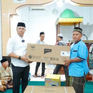 Safari Ramadhan Ke Desa Mekar Baru : Pj. Bupati Batu Bara Beri Bantuan dan Santunan.