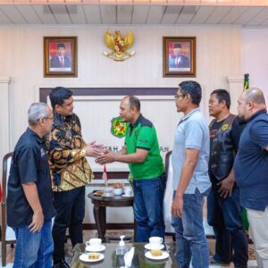 Bobby Dukung,15.000 Pecinta Vespa, Keliling Kota Medan.