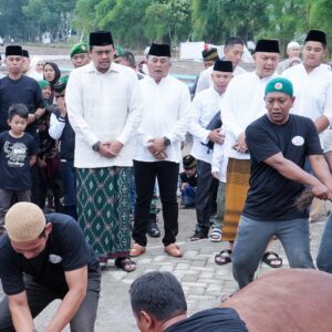 Bobby dan Keluarga Berkurban Satu Ekor Sapi. Ada 9.716 Hewan Qurban di Kota Medan.