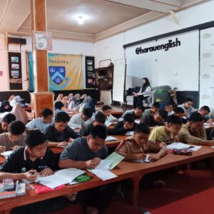 Pesantren Darul Mursyid Gelar English Camp di Harrau Valley.