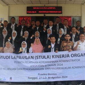 22 Peserta PKA Angkatan III Group B Studi Lapangan ke Dinas PMPTSP Provinsi Banten.