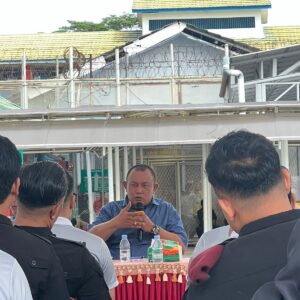 Lakukan Percepatan, Kalapas Narkotika Samarinda Theo Adrianus Beri Pengarahan Kepada Jajaran.