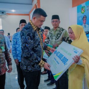 Terima Kasih Pak Bobby ! 13.959 Pelayan Masyarakat Kota Medan Terima Bantuan Setiap Bulan.