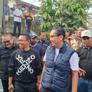 GM FKPPI Medan Bersama Rico-Zaki Salurkan Bantuan Warga Korban Banjir.