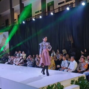 Wujud Komitmen Pengembangan UMKM, Agincourt Resources Gelar Fashion Show Batik Tapsel.